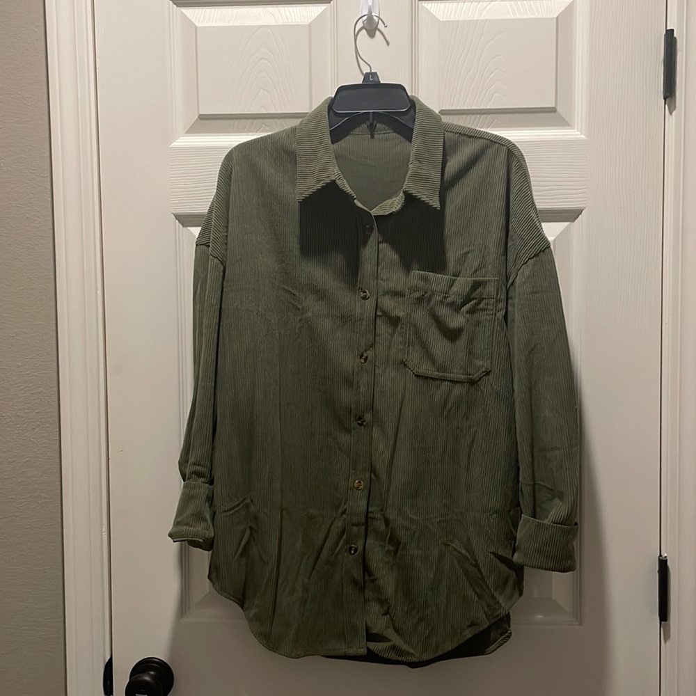 OLIVE GREEN CORDUROY SHACKET SIZE LARGE